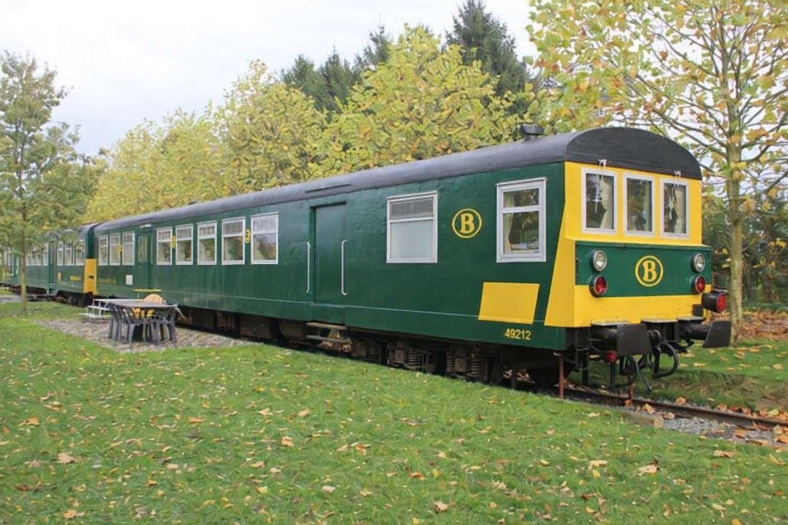 Uniek overnachten in een trein op een historisch station in België