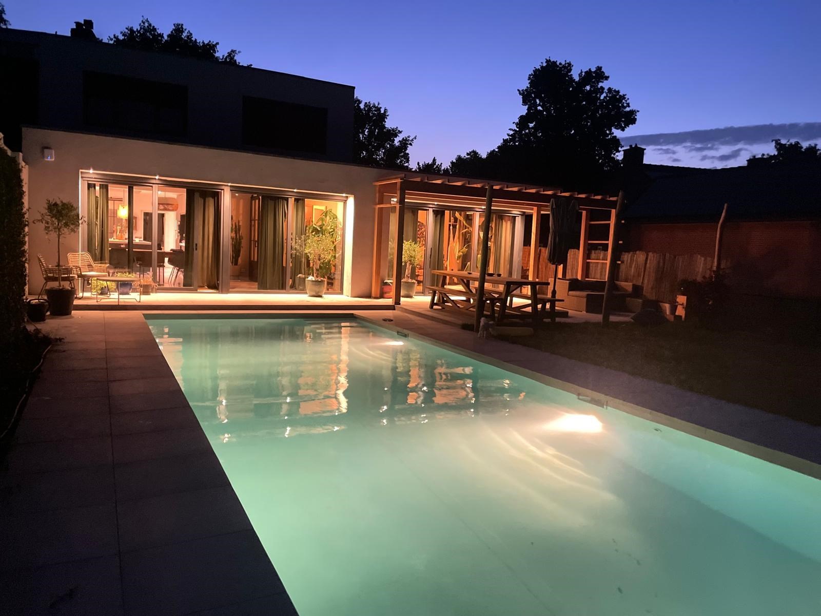 All-inclusive liefdesbeleving. Een romantische nacht die jullie dichter bij elkaar brengt.