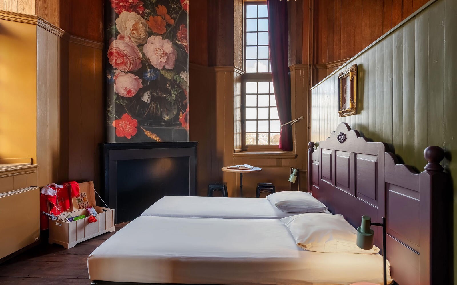 Overnacht in een wereld vol ridders en prinsessen in een betoverende kasteeltoren familiekamer