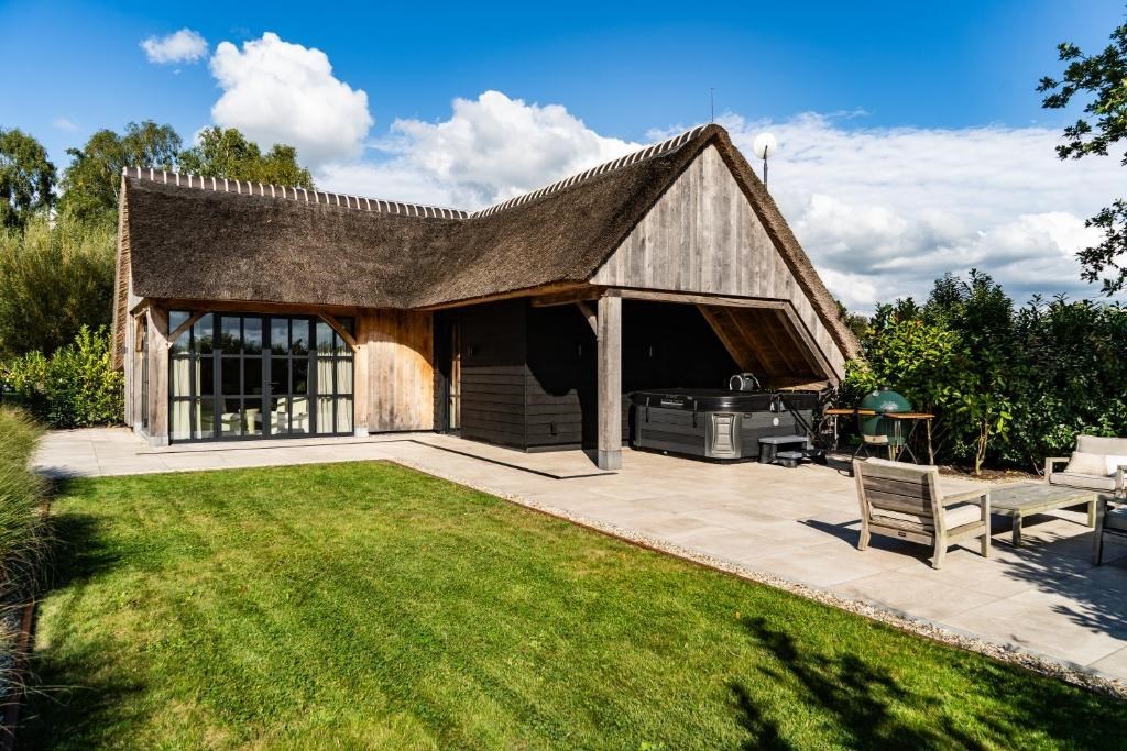 Vrijstaand wellnesshuisje met verwarmd privézwembad, jacuzzi en sauna