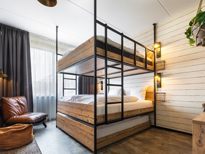 Het eerste 6-persoonsbed van Nederland Het eerste 6-persoonsbed van Nederland