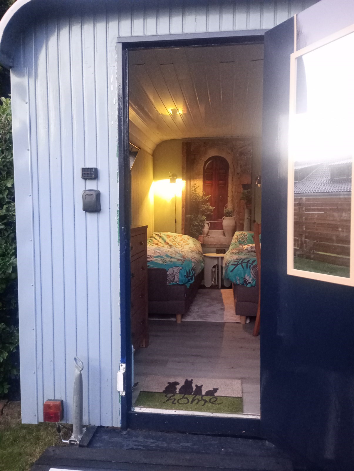 Knusse blauwe Pipowagen