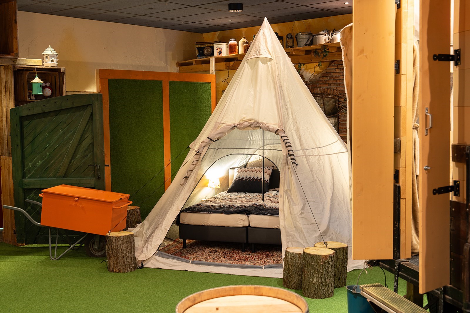 Met je voetjes in het zand bij hét indoor strand-groepsverblijf van Brabant