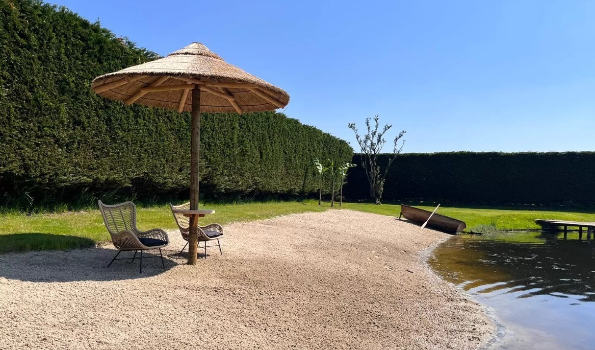 Bed & Wellness met hottub en panoramasauna 