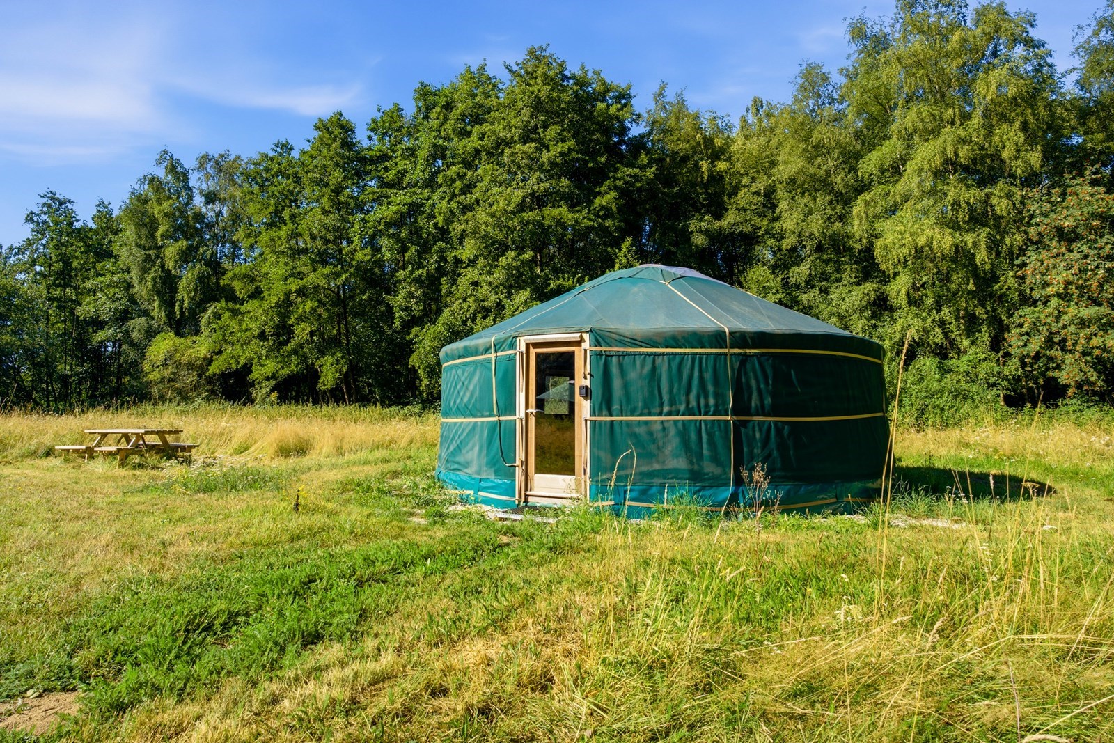 Sfeervolle yurt midden in de natuur