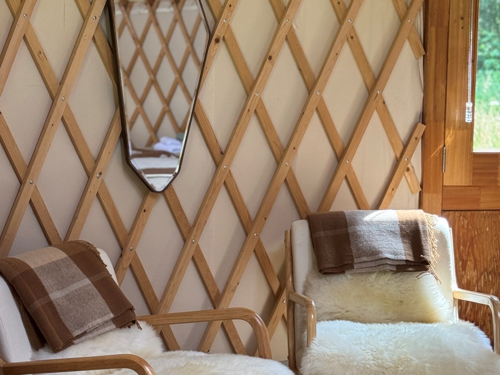 Sfeervolle yurt midden in de natuur