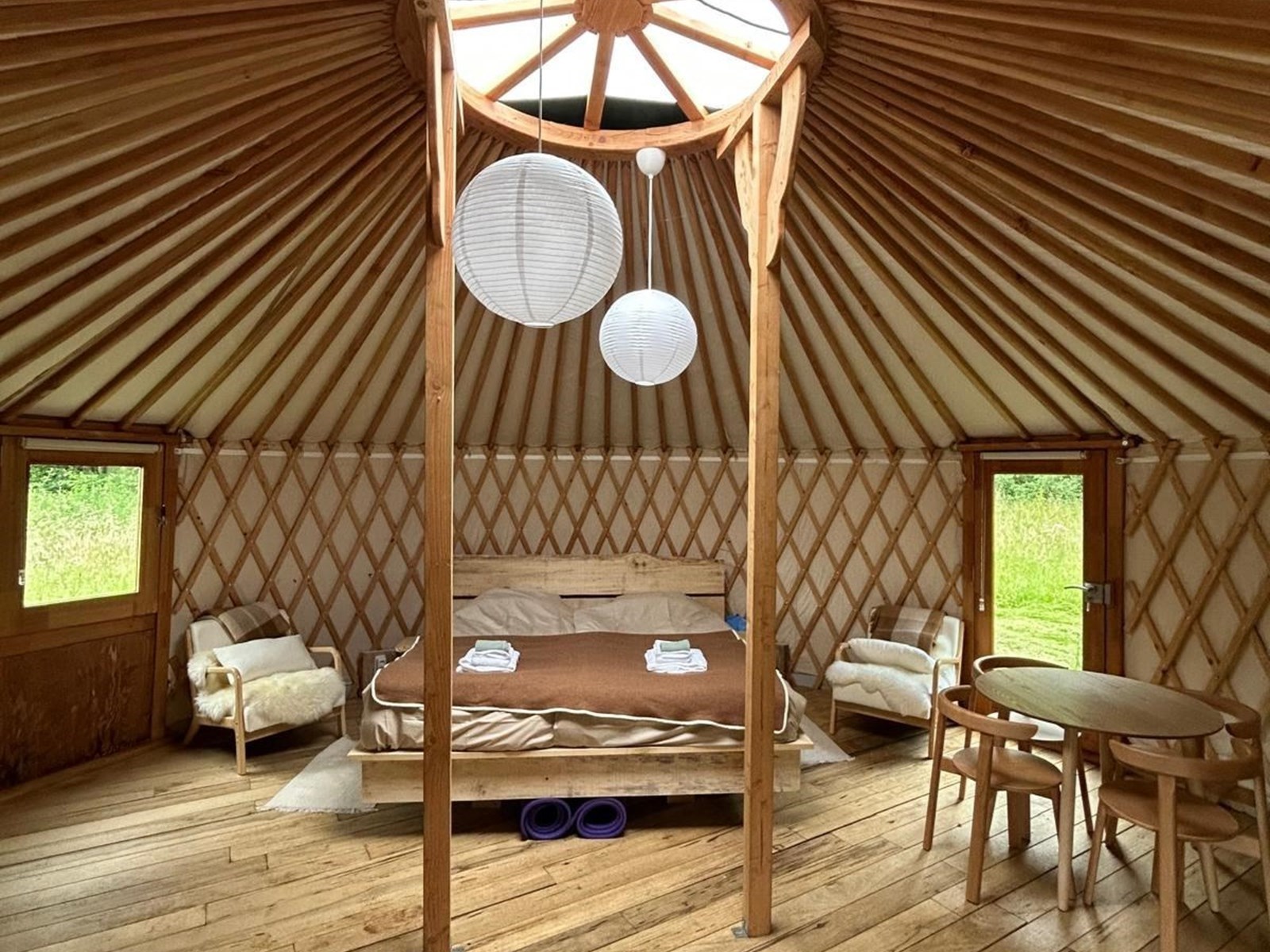 Sfeervolle yurt midden in de natuur