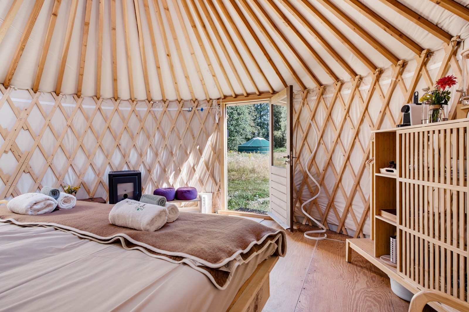 Sfeervolle yurt midden in de natuur 