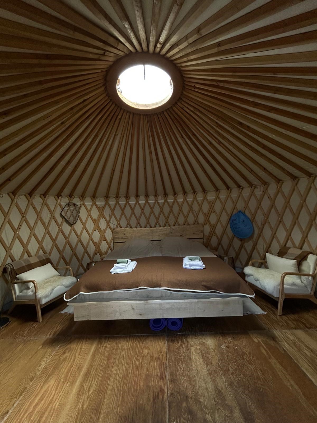 Sfeervolle yurt midden in de natuur 