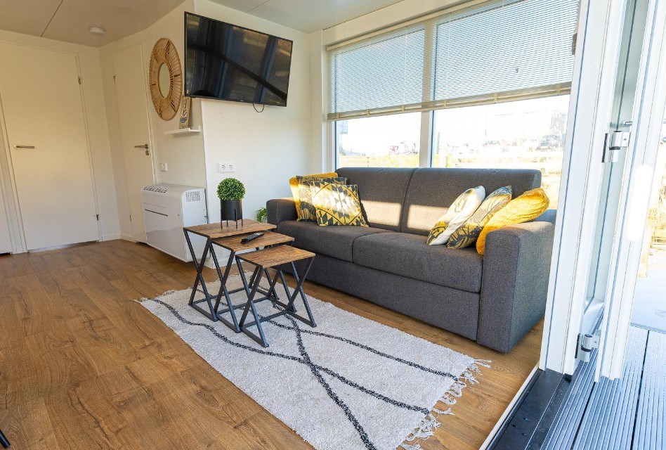 Houseboat met dakterras met uitzicht over het Veerse Meer
