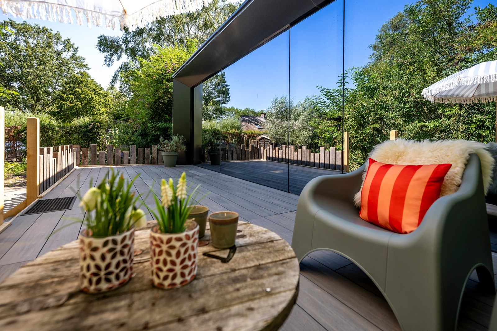 Unieke spiegelcabin met privé sauna midden in de natuur