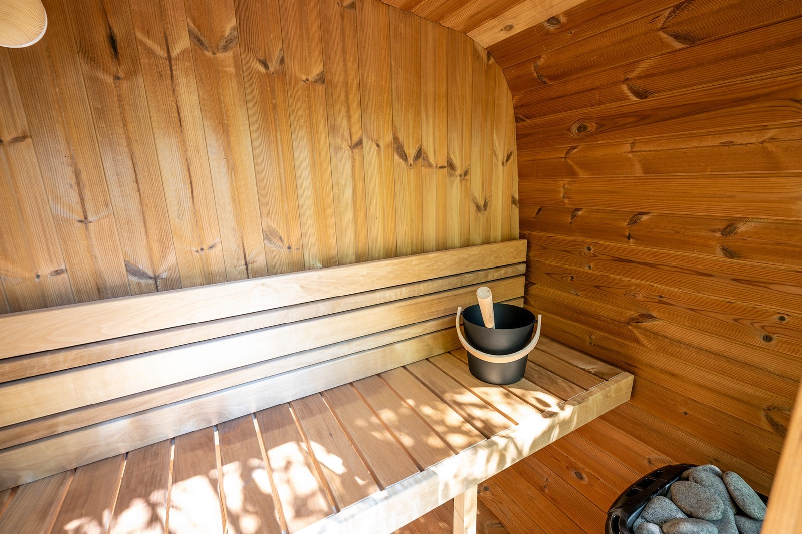 Unieke spiegelcabin met privé sauna midden in de natuur