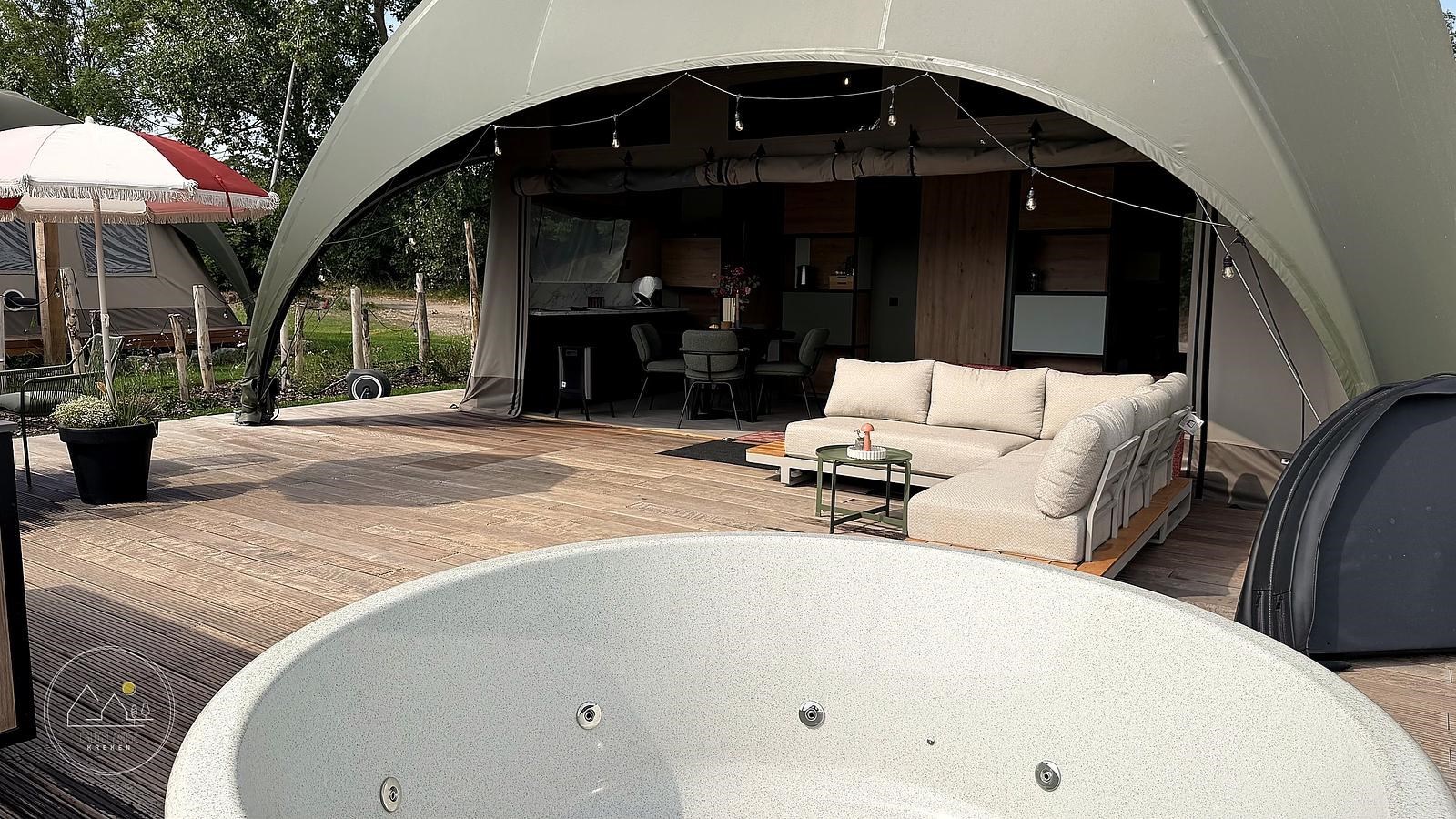 Grote glamping lodge voor het hele gezin met hottub