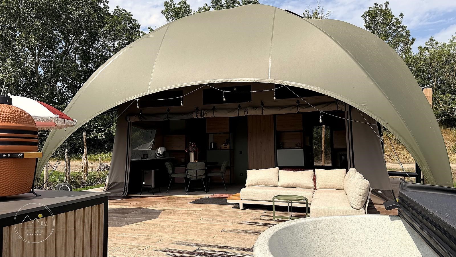 Grote glamping lodge voor het hele gezin met hottub
