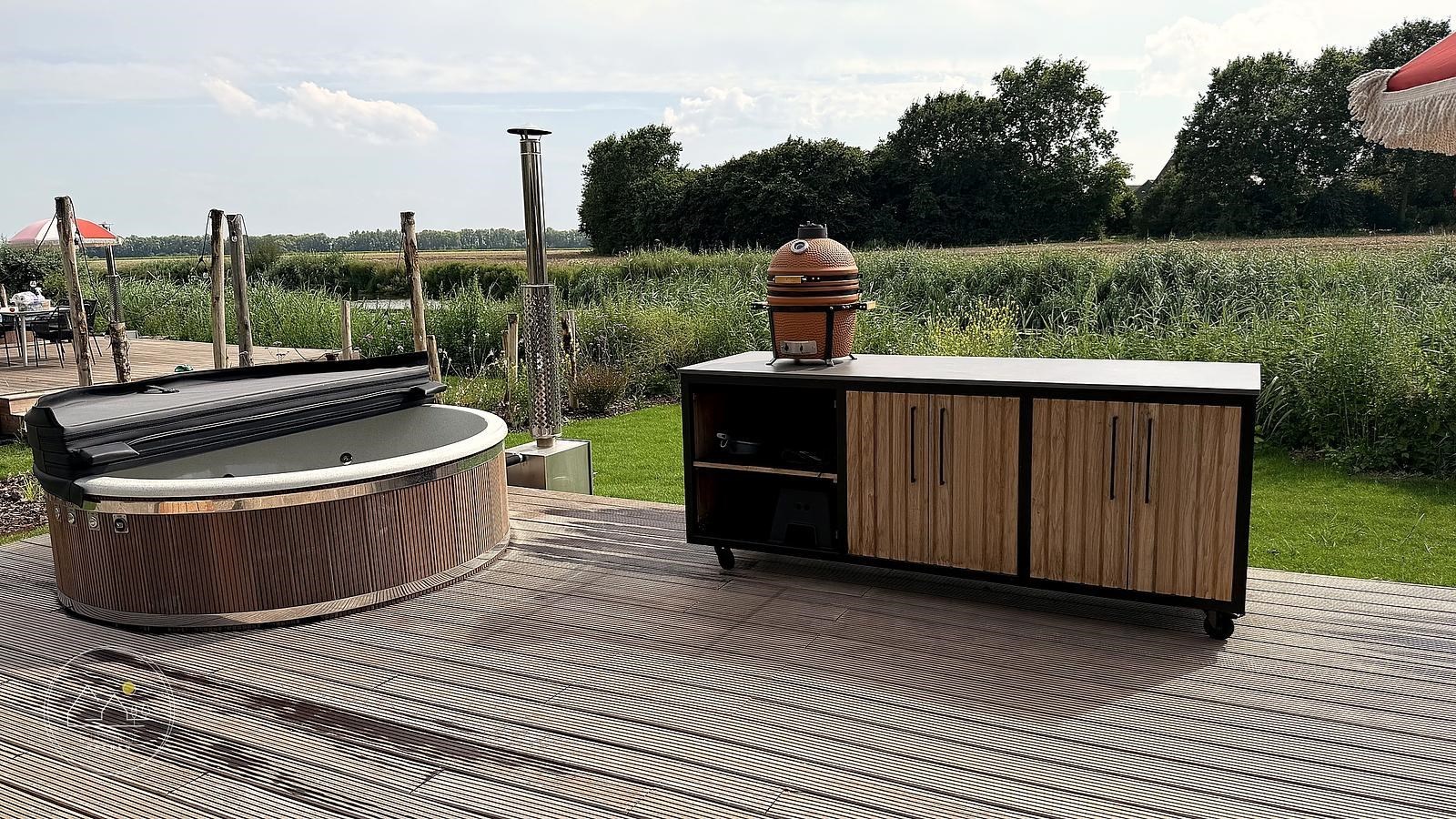 Grote glamping lodge voor het hele gezin met hottub