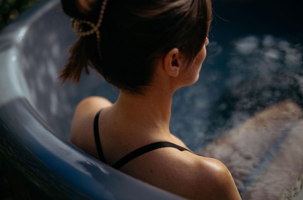 Luxe Natuurvilla met terras op hoogte en overkapte hottub