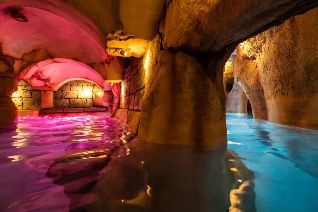Een romantische kasteelnacht met een bijzondere grotspa
