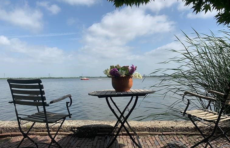 Vakantiehuis voor 10 personen aan het water