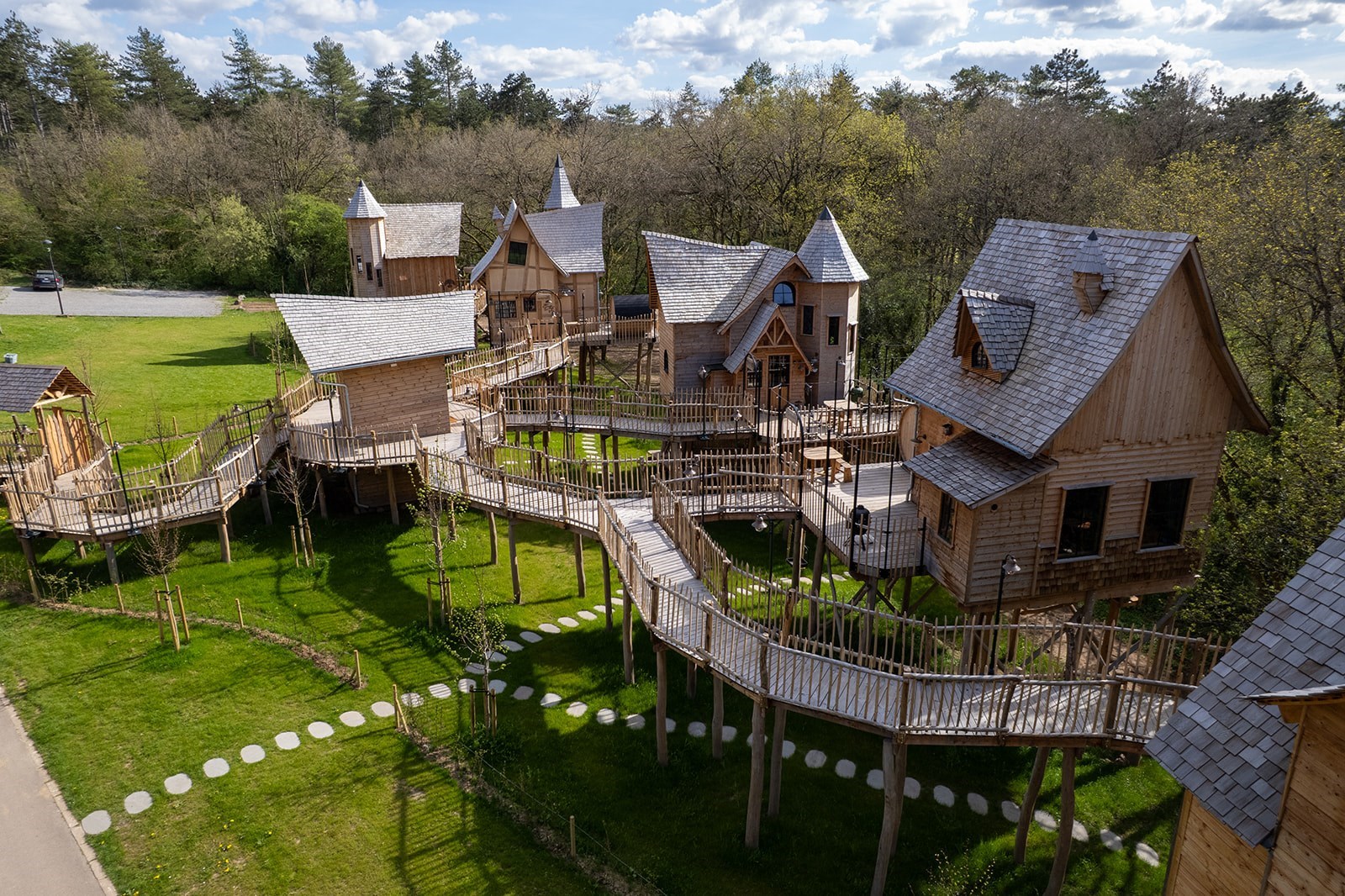 Sprookjesachtige boomhut met hottub in Durbuy