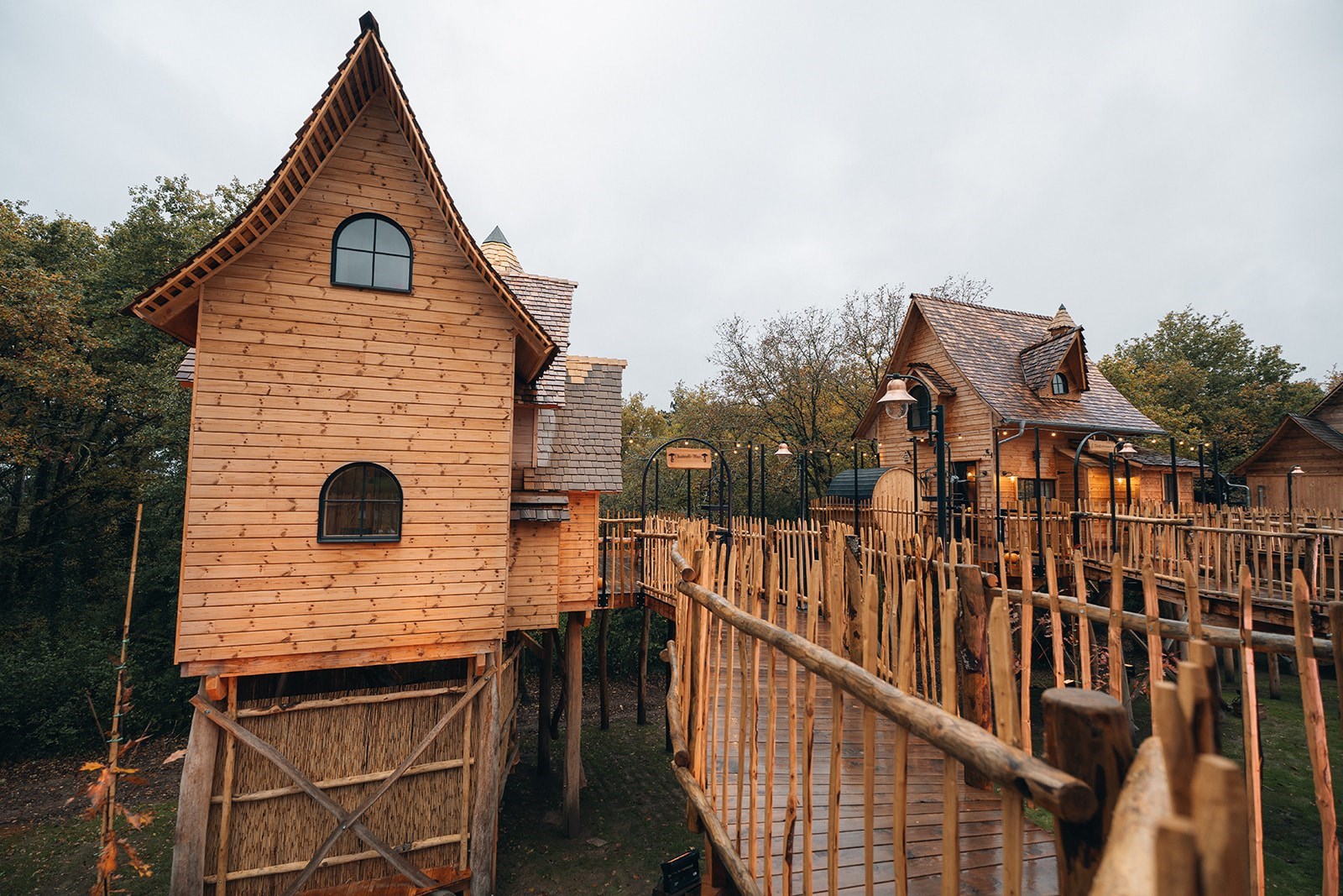 Sprookjesachtige boomhut met hottub in Durbuy