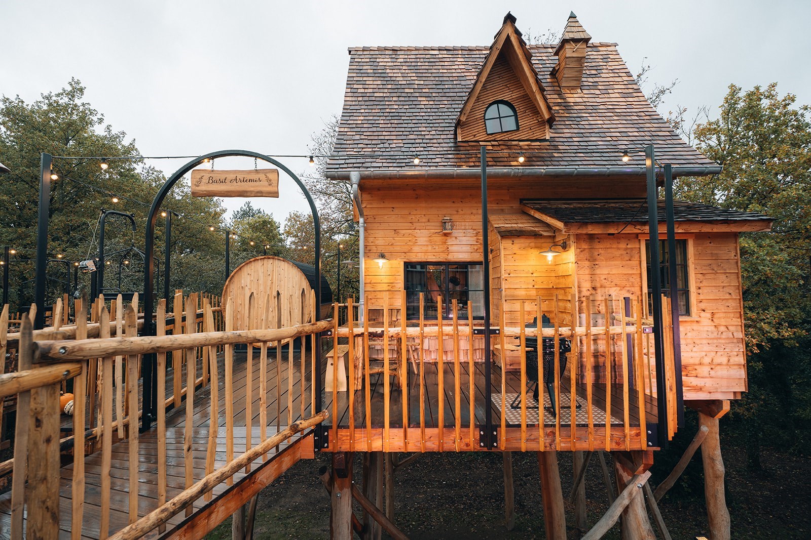 Sprookjesachtige boomhut met sauna in Durbuy