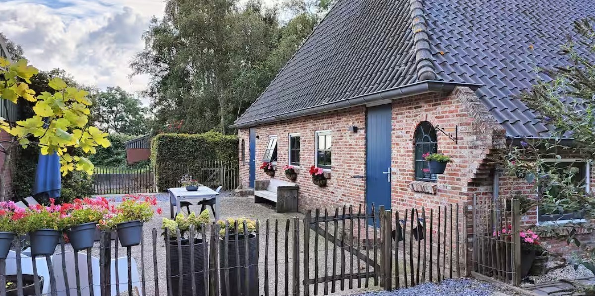 Romantisch vakantiehuis met sauna, tussen de dieren op een Drents boerenerf