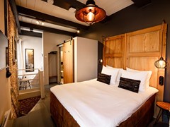 Romantisch overnachten in de oude Stadspoort van Middelburg Romantisch overnachten in de oude Stadspoort van Middelburg