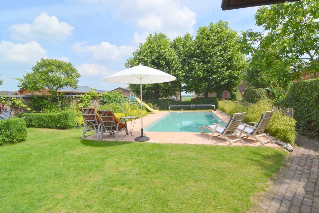 Gipsywagen & zwembad &, boerderij & hottub. 