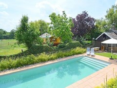 Gipsywagen & zwembad &, boerderij & hottub.  Gipsywagen & zwembad &, boerderij & hottub.