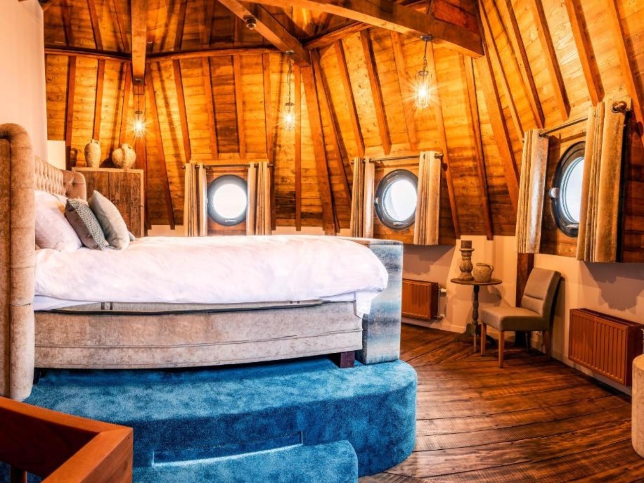 Unieke overnachting  aan zee in de Gevangentorensuite op de boulevard van Vlissingen