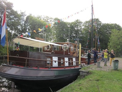 Unieke B&B op een voormalig vrachtschip uit 1912 Unieke B&B op een voormalig vrachtschip uit 1912