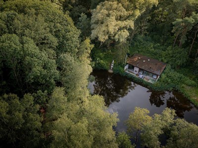 Lake House direct aan het water met privé hottub en kano Lake House direct aan het water met privé hottub en kano