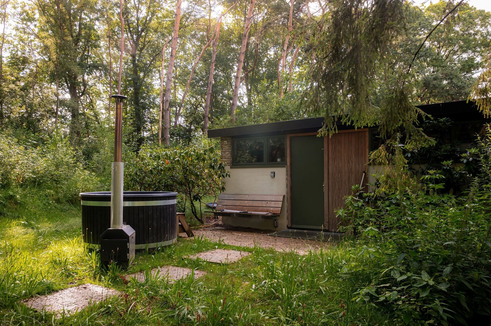 Lake House direct aan het water met privé hottub en kano