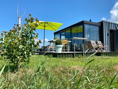 Bijzonder overnachten in een luxe zeecontainer Bijzonder overnachten in een luxe zeecontainer