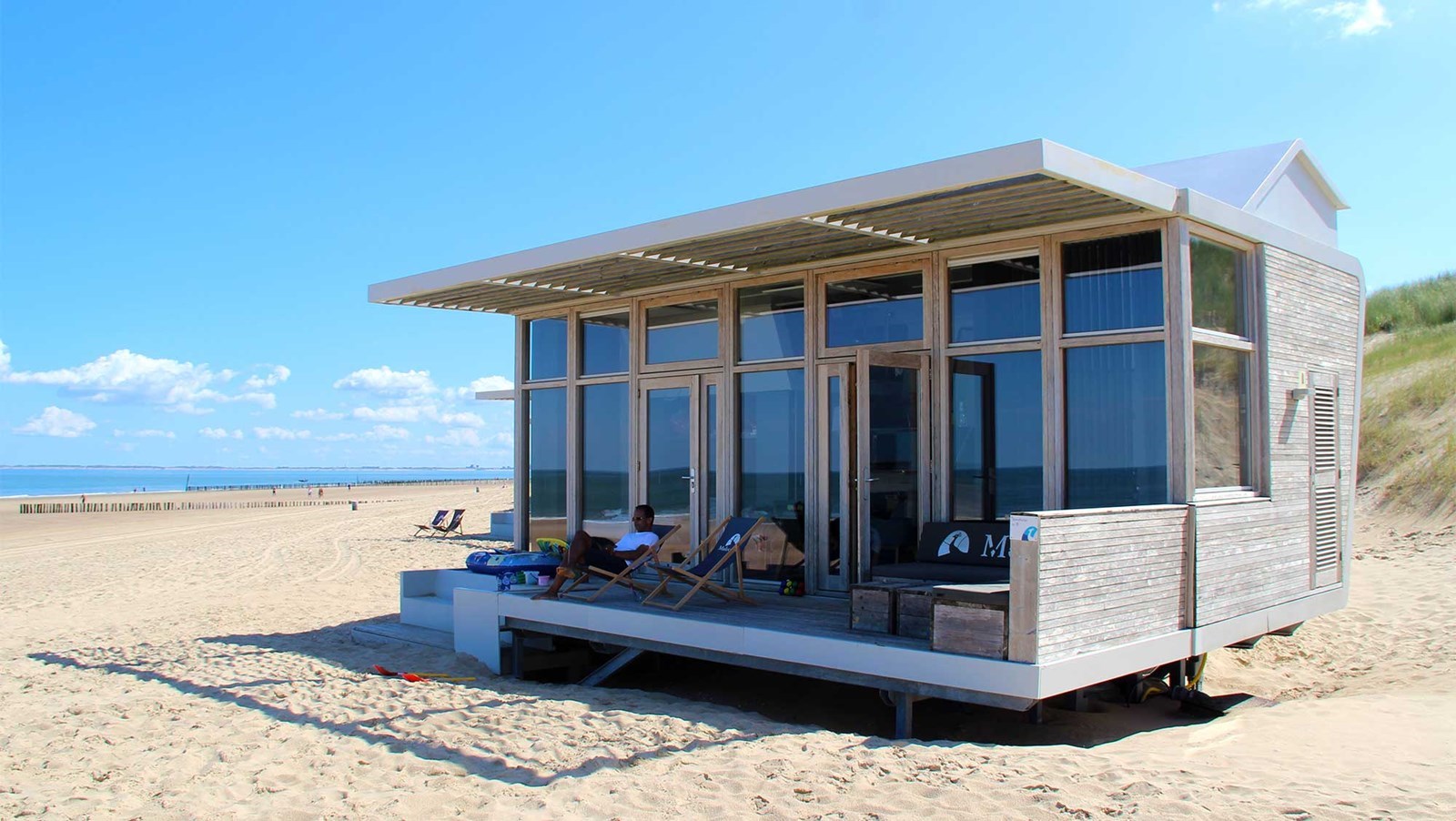Design strandhuisje in Zeeland - huisdieren toegestaan