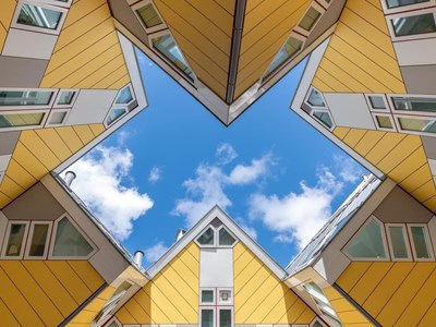 Schots en scheef slapen in de wereldberoemde Kubuswoning van Rotterdam Schots en scheef slapen in de wereldberoemde Kubuswoning van Rotterdam
