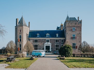 Slapen als een echte kasteelheer of jonkvrouw in een 13e-eeuws kasteel Slapen als een echte kasteelheer of jonkvrouw in een 13e-eeuws kasteel