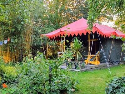 Glamping in een Indiase Radjatent Glamping in een Indiase Radjatent