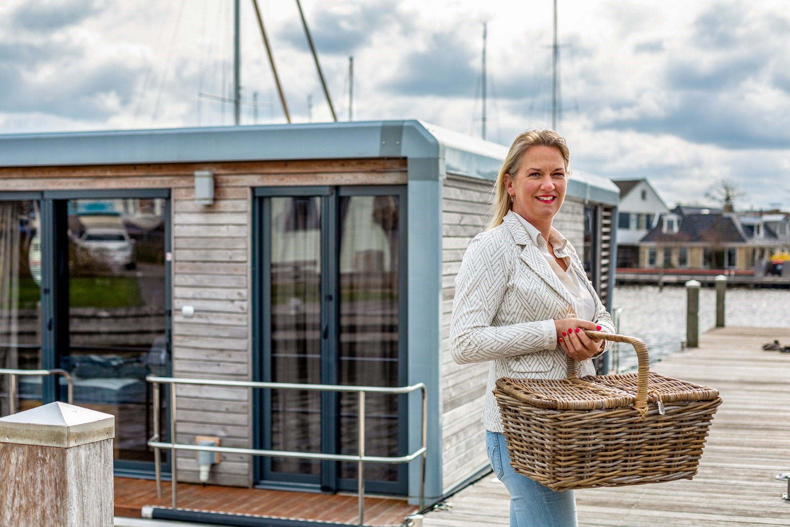 Luxe Houseboat op het mooiste plekje van Grou