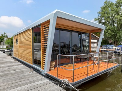 Luxe Houseboat met een prachtig uitzicht over het water Luxe Houseboat met een prachtig uitzicht over het water