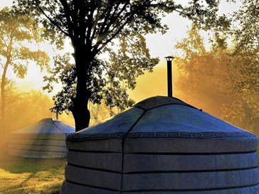 Prachtige Yurts op magisch plekje midden in een bosrijke omgeving. Prachtige Yurts op magisch plekje midden in een bosrijke omgeving.