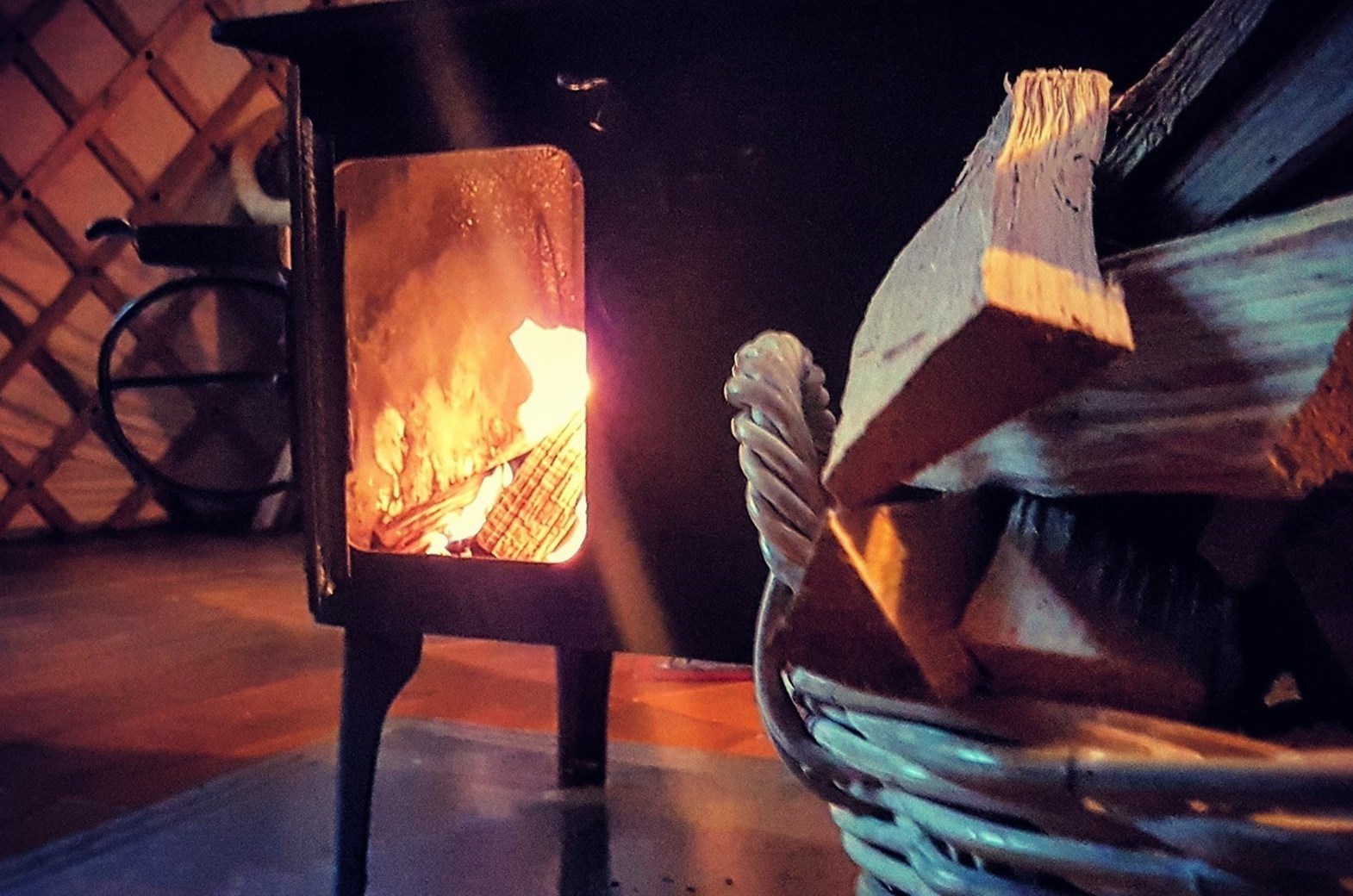 Samen genieten in een fijne Yurt op magisch plekje midden in een bosrijke omgeving