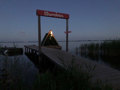 Ontdek de natuur op een gemotoriseerd kampeervlot Ontdek de natuur op een gemotoriseerd kampeervlot