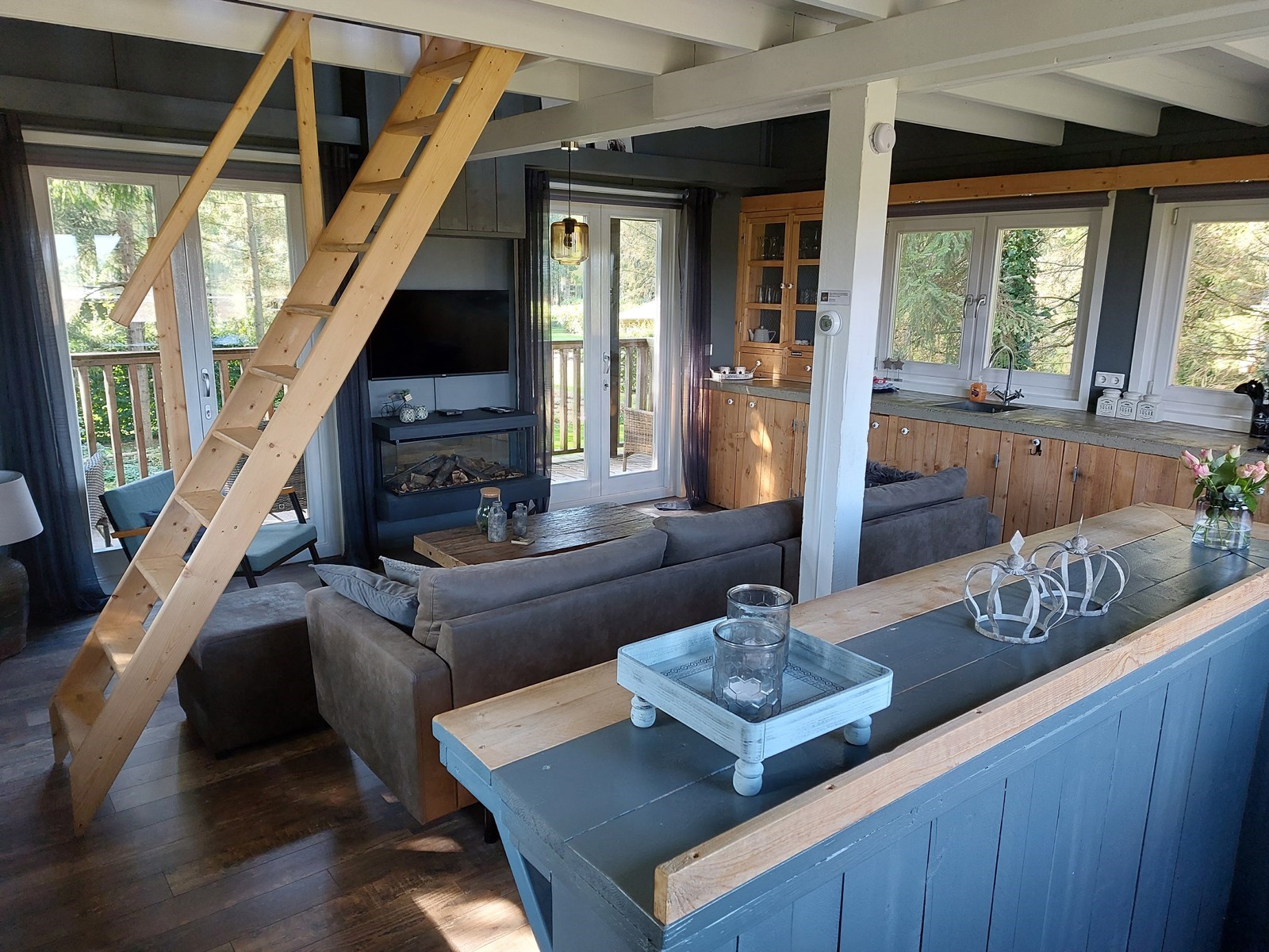 Boomhuis in Scandinavische sferen