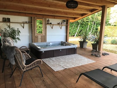 Wellness House met jacuzzi Wellness House met jacuzzi