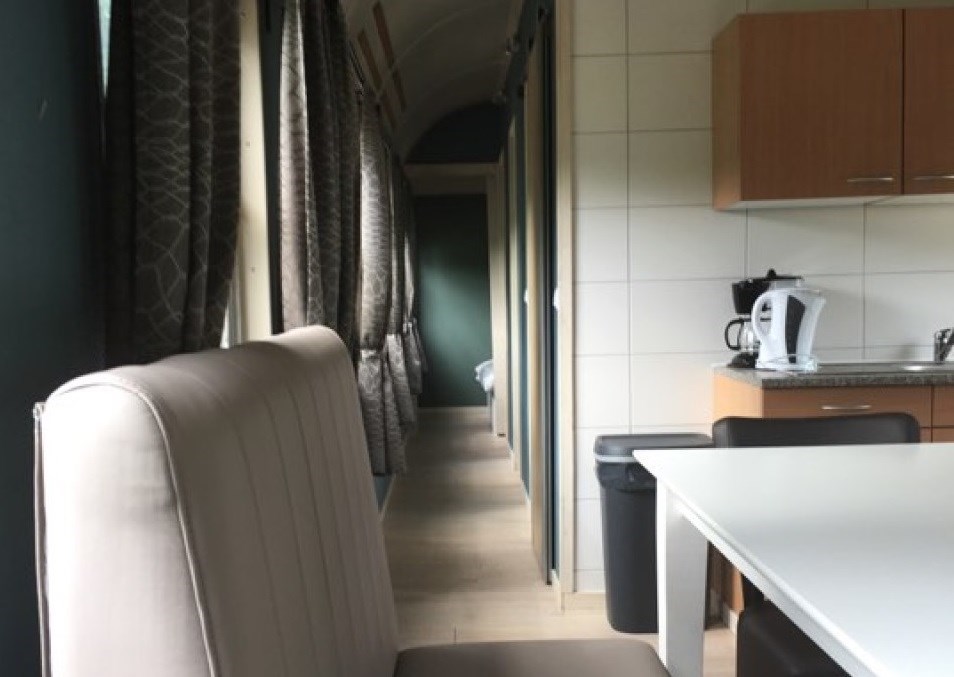 Slapen in een ouderwetse Treinwagon