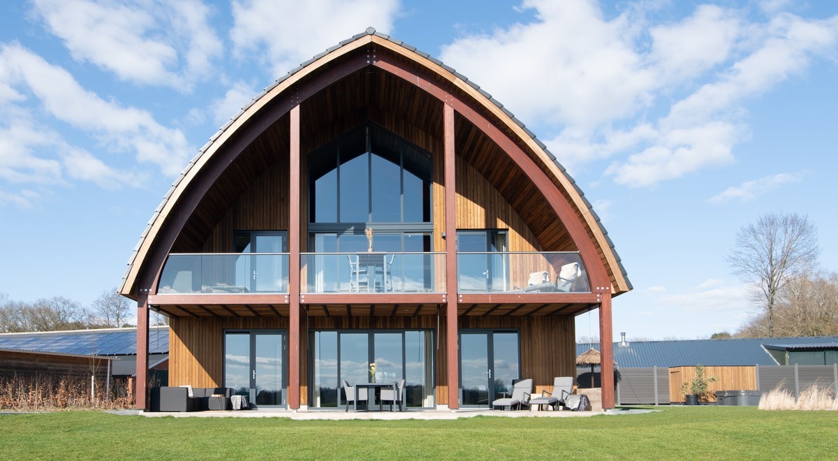 Luxe Suite met Wellness tuin aan de rivier