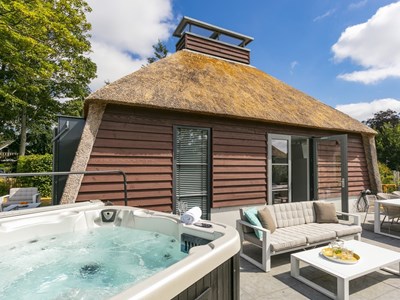 Vakantievilla met sauna & jacuzzi Vakantievilla met sauna & jacuzzi