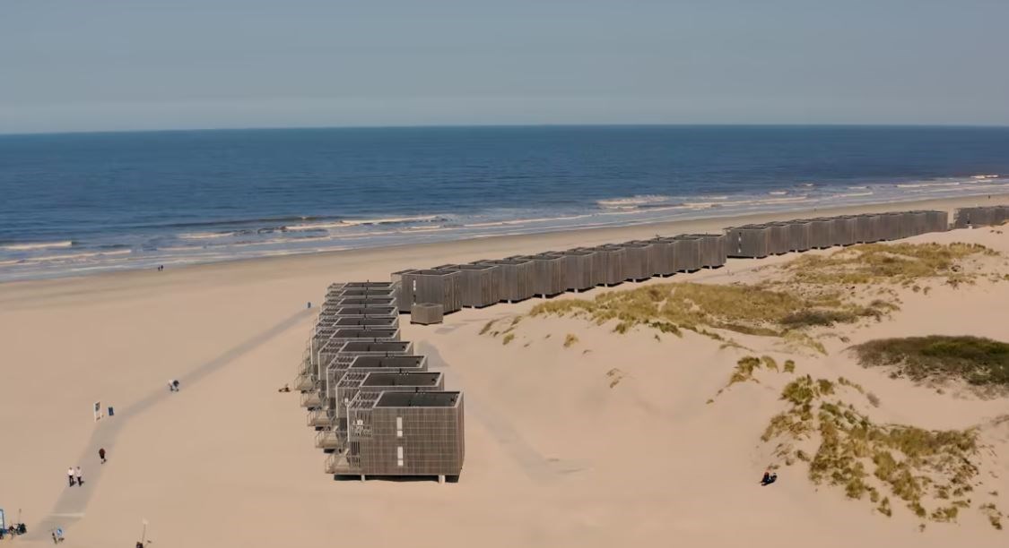 Strandvilla óp het strand