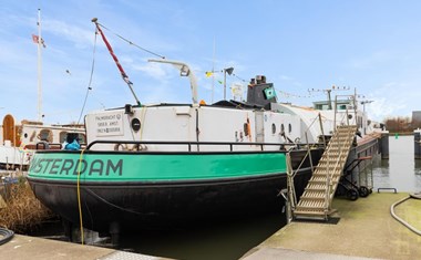 Voormalige cementtanker Voormalige cementtanker